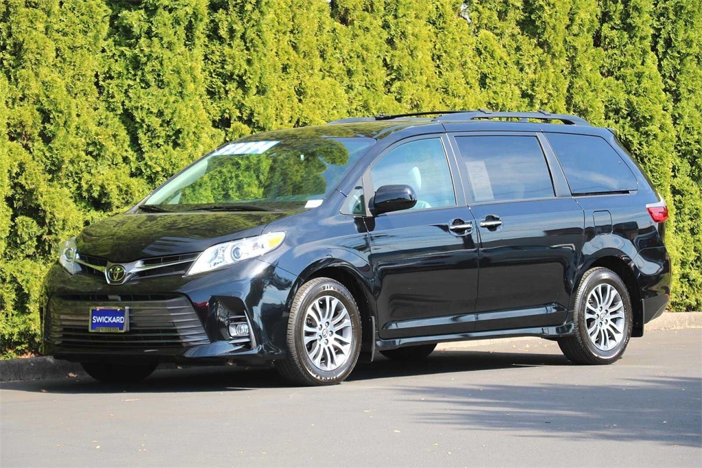 Pre Owned 2019 Toyota Sienna Xle Premium Fwd 4d Passenger Van 3437